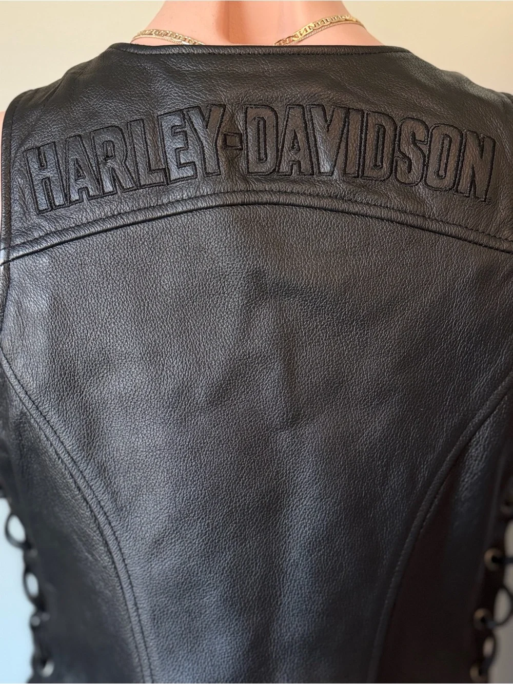 Harley-Davidson Women's Avenue Leather Vest with Side Lacing - size Medium - Picture 6 of 7